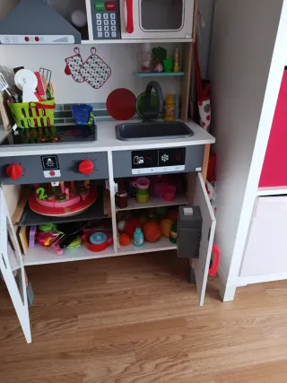 Cocina de juguete de madera