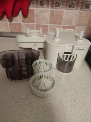 Exprimidor doble Ufesa CitrPress Duo