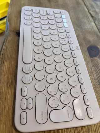 Ratón microsoft y teclado Logitech rosa