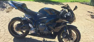 Honda CBR 600RR 2008 Negra