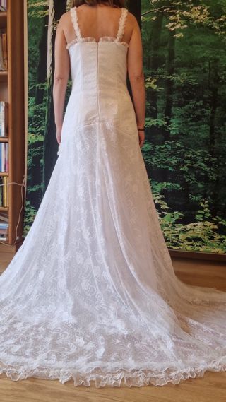 Vestido de novia bohoo romántico con encaje