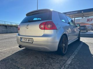 Volkswagen Golf GTI 2.0 TFSI 210 CV –
