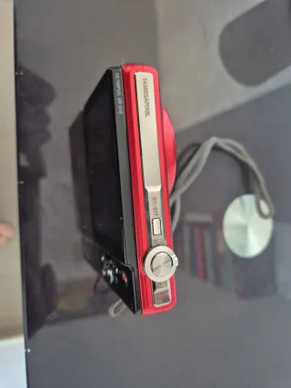 Cámara Digital Olympus Roja 10x Zoom. Sin cargador