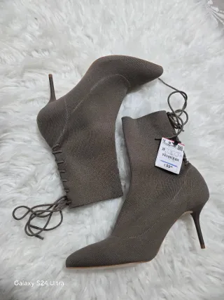 Botines Zara Marrones con Cordones