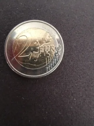 Moneda 2 euros 2009 España pintada.