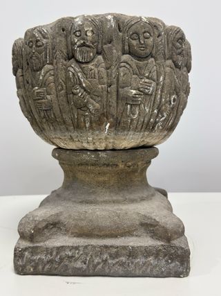 Macetero piedra antiguo Apóstoles