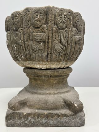 Macetero piedra antiguo Apóstoles