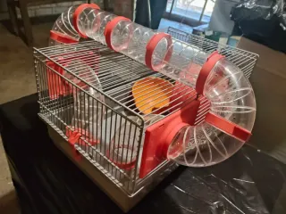 Jaula para hámster con tubos