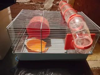 Jaula para hámster con tubos