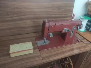 Máquina de coser eléctrica Wertheim