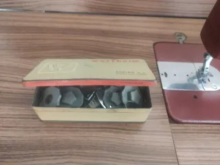 Máquina de coser eléctrica Wertheim