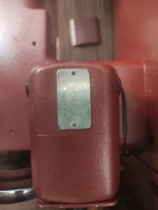 Máquina de coser eléctrica Wertheim