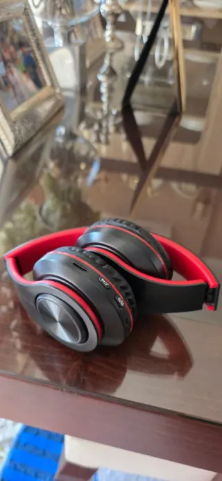Cascos Bluetooth Rojo y Negro