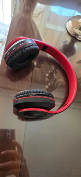 Cascos Bluetooth Rojo y Negro