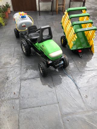 Tractor y remolques de juguete