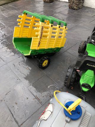 Tractor y remolques de juguete