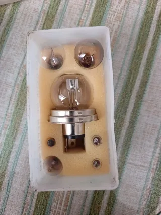 Estuche Bombillas Renault 6