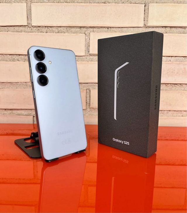 Samsung Galaxy S25 128GB Plata