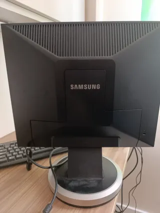 Samsung SyncMaster 902N Monitor 19