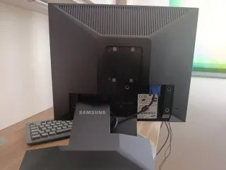 Samsung SyncMaster 902N Monitor 19