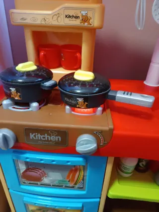 Cocina de juguete con accesorios