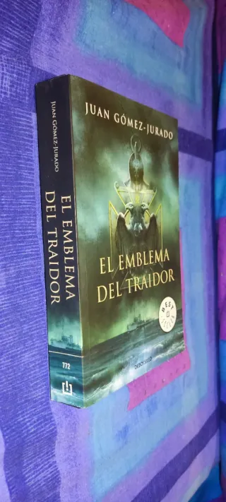 El emblema del traidor (BEST SELLER) (Spanish E...