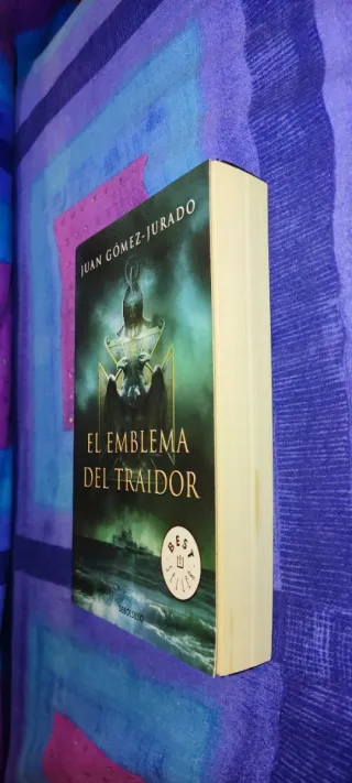 El emblema del traidor (BEST SELLER) (Spanish E...