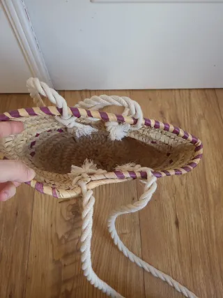 Bolso capazo de paja niña comprado en un artesano