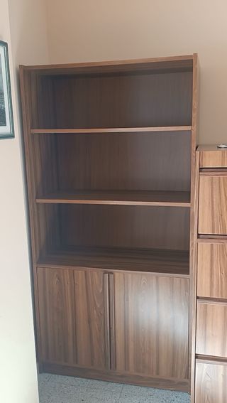 Muebles de madera marrón oficina