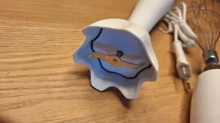 Batidora de mano y varillas