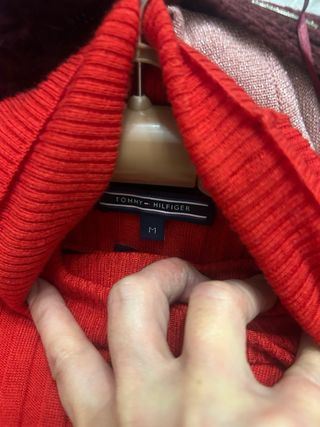 Jersey cuello alto rojo Tommy Hilfiger
