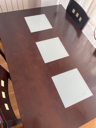 Mesa extensible y 4 sillas