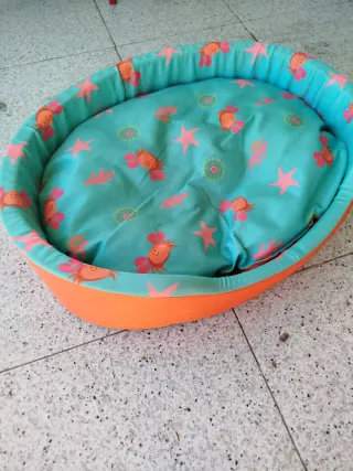 Cama para gatito con diseño marino