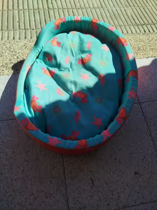 Cama para gatito con diseño marino