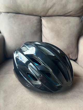 Casco de bicicleta negro