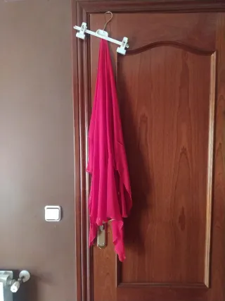 Vestido fiesta DORSAY volantes rojo de boutique.