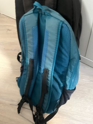 Set di zaini nero e blu