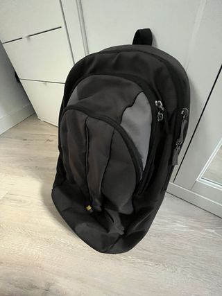 Set di zaini nero e blu