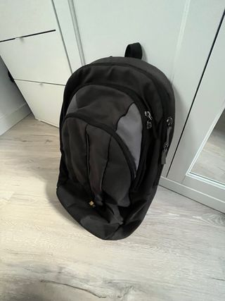 Set di zaini nero e blu