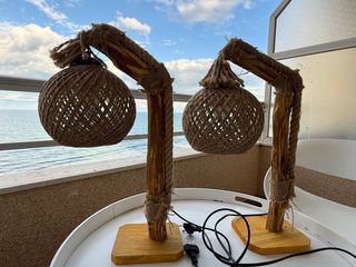 Lámparas de mesa rústicas de madera y yute