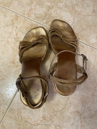 Sandalias doradas estilo ibicenco T.37