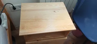 Mesita de noche Tarva madera pino