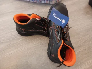 Zapatos de seguridad CHINTEX negros y naranjas