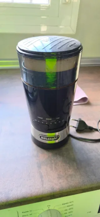 Molinillo de café DeLonghi KG210