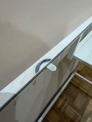 Mesa de cristal blanca de metal