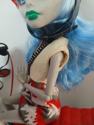 Ghoulia Yelps con moto Monster High