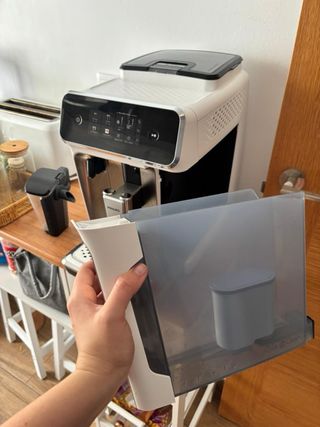 Cafetera automática Philips 2300 Series LatteGo