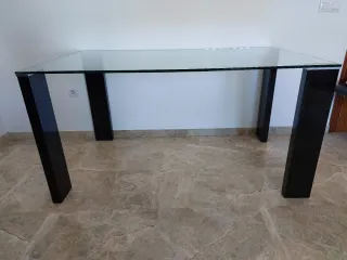 Mesa de comedor cristal y sillas