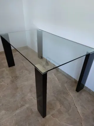 Mesa de comedor cristal y sillas