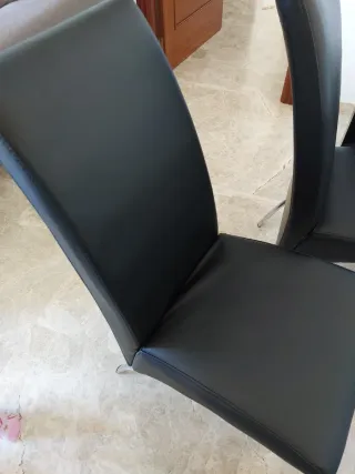 Mesa de comedor cristal y sillas